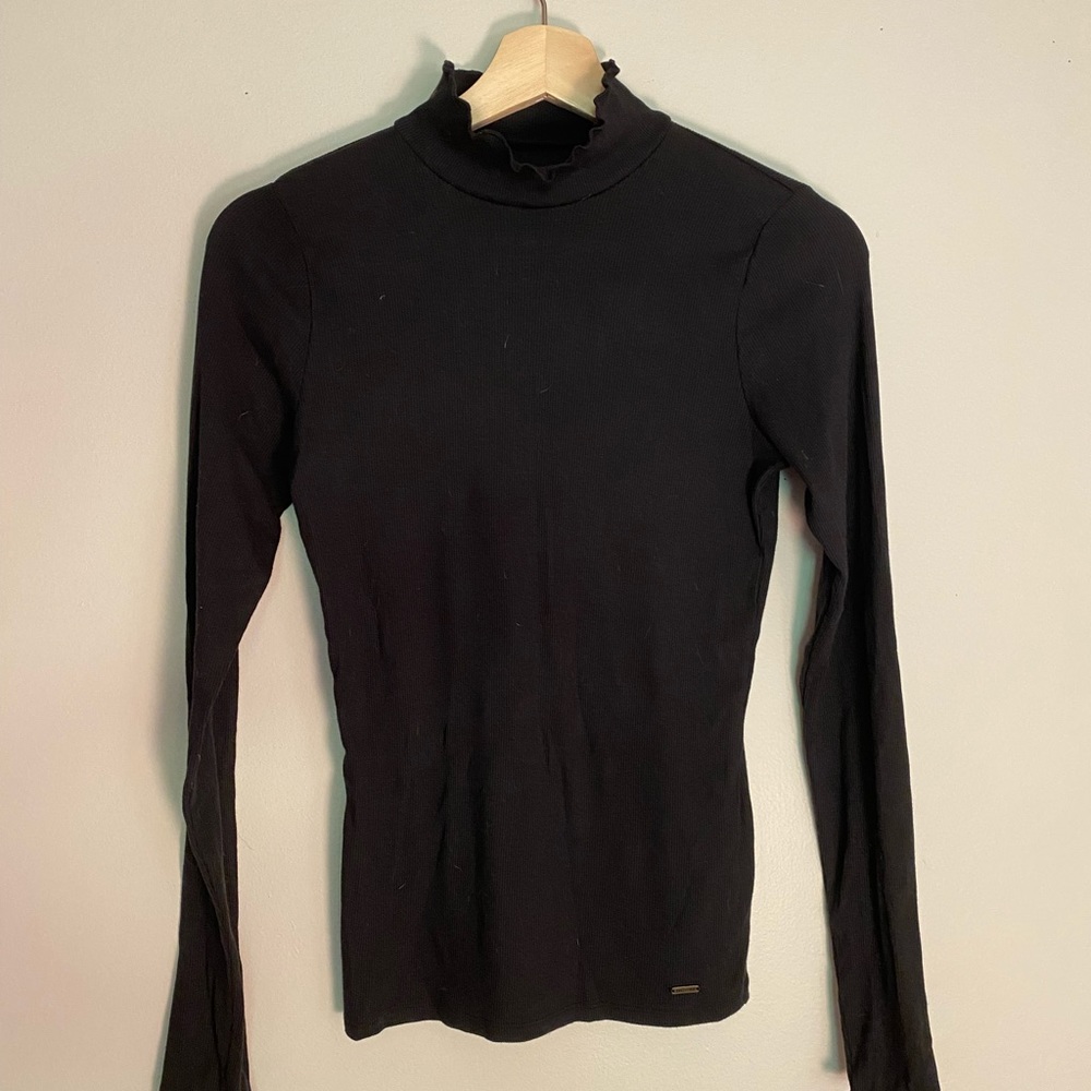 Black hollister turtle neck